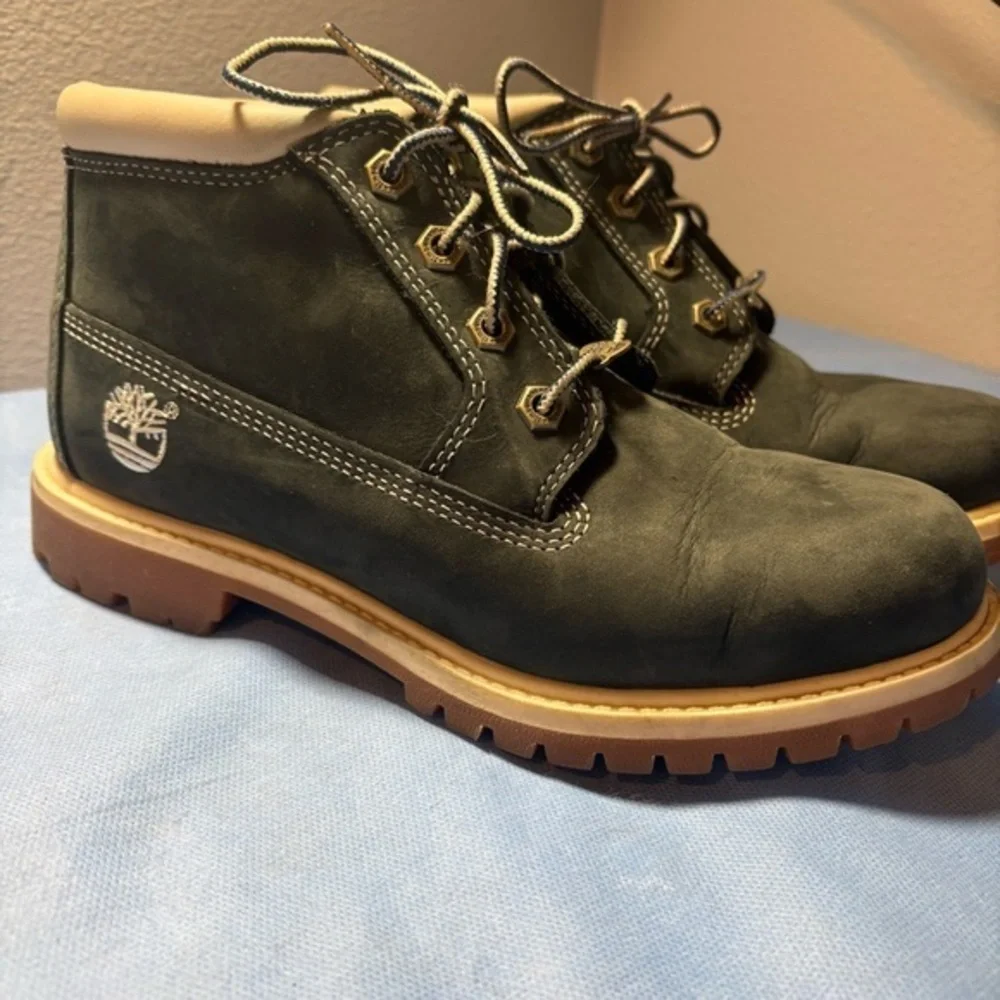 Timberland Women's Nellie Waterproof Chukka Boot in blue nubuck leather NWOT